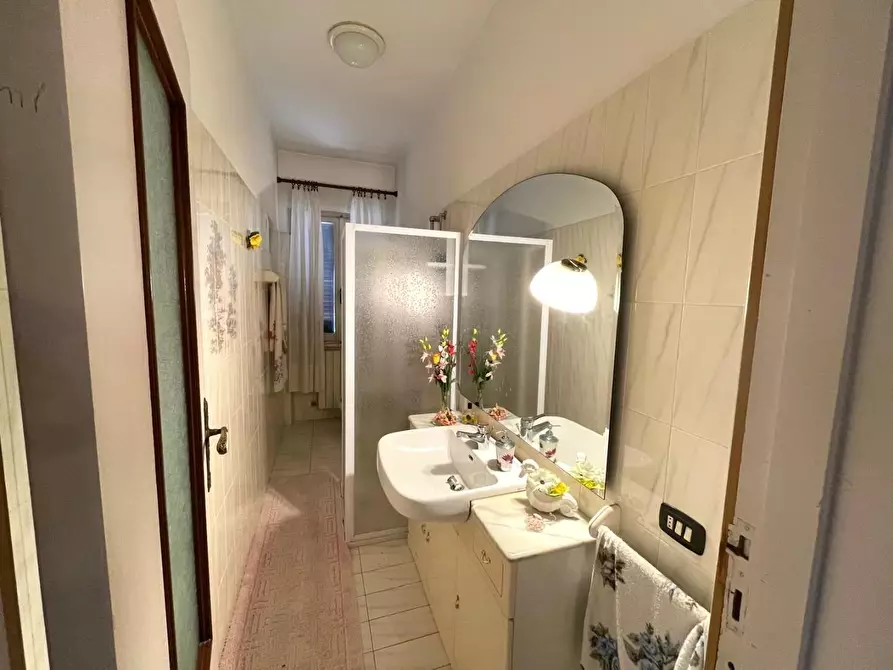 Immagine 8 di Porzione di casa in vendita  a Massa