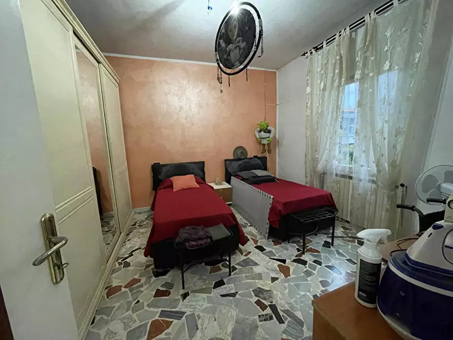 Immagine 19 di Porzione di casa in vendita  a Massa