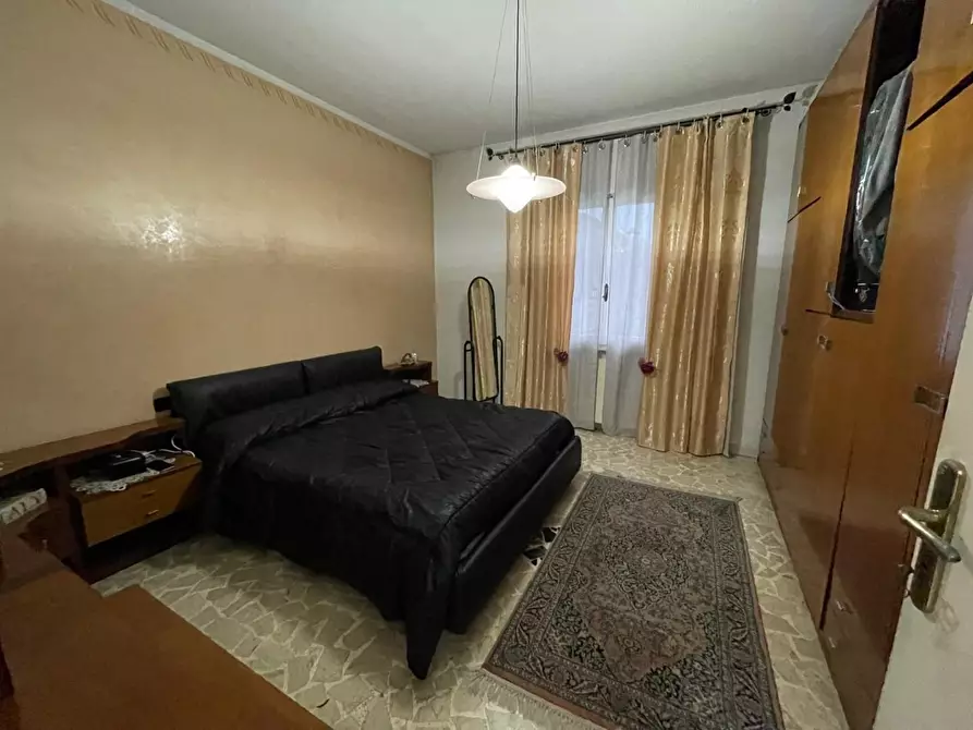 Immagine 17 di Porzione di casa in vendita  a Massa