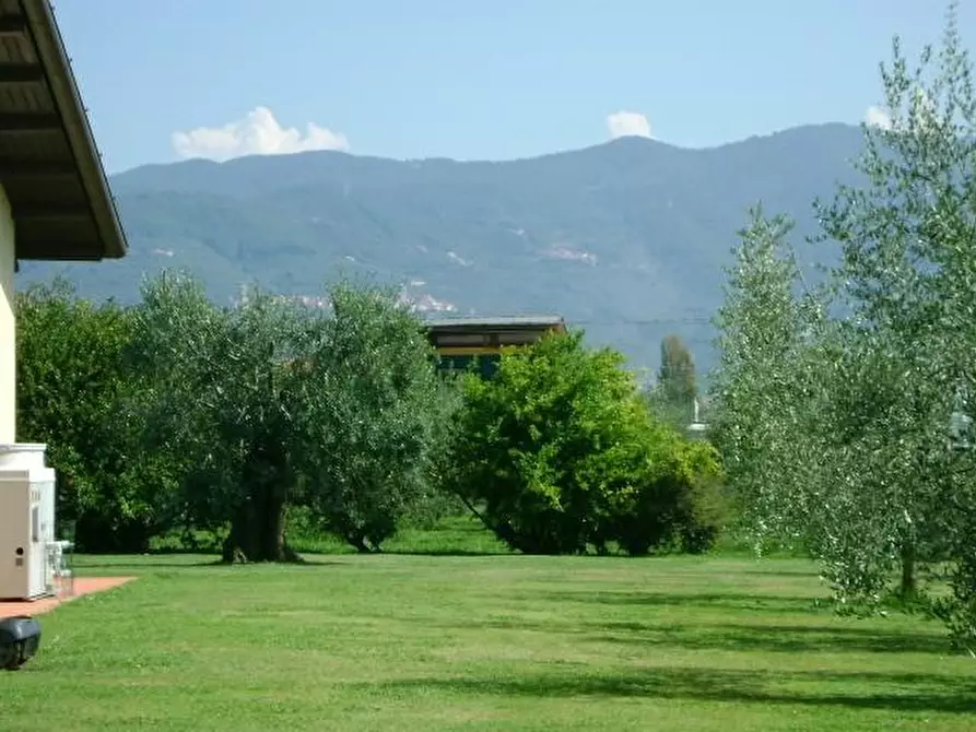 Immagine 11 di Villa in vendita  a Ameglia