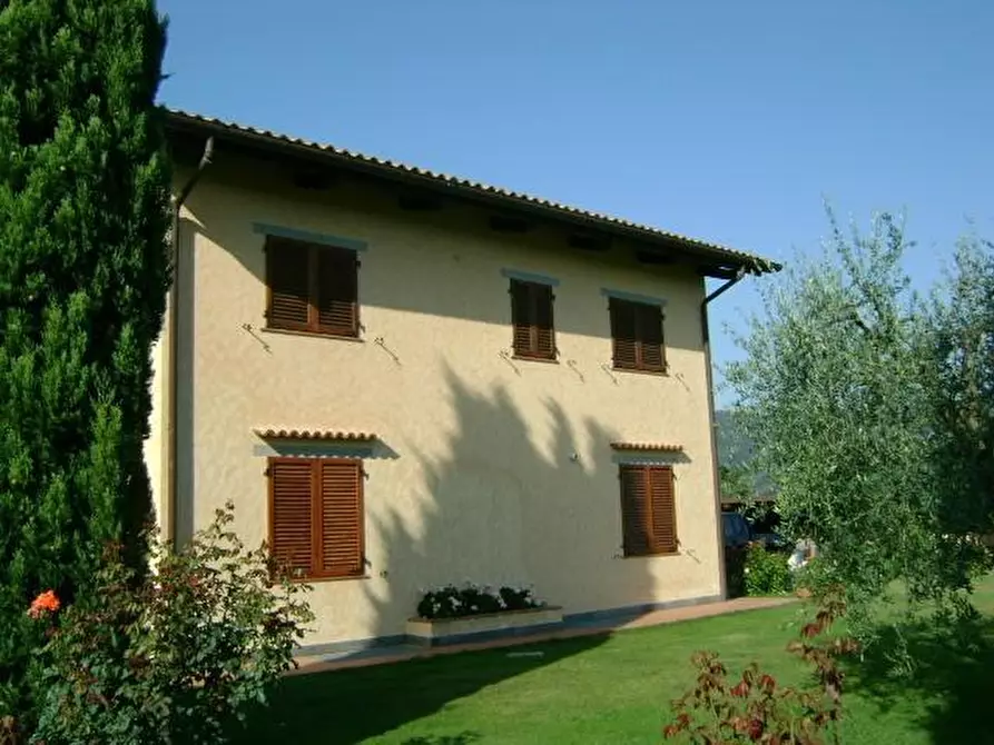 Immagine 18 di Villa in vendita  a Ameglia