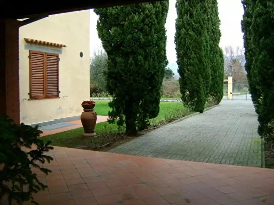 Immagine 3 di Villa in vendita  a Ameglia