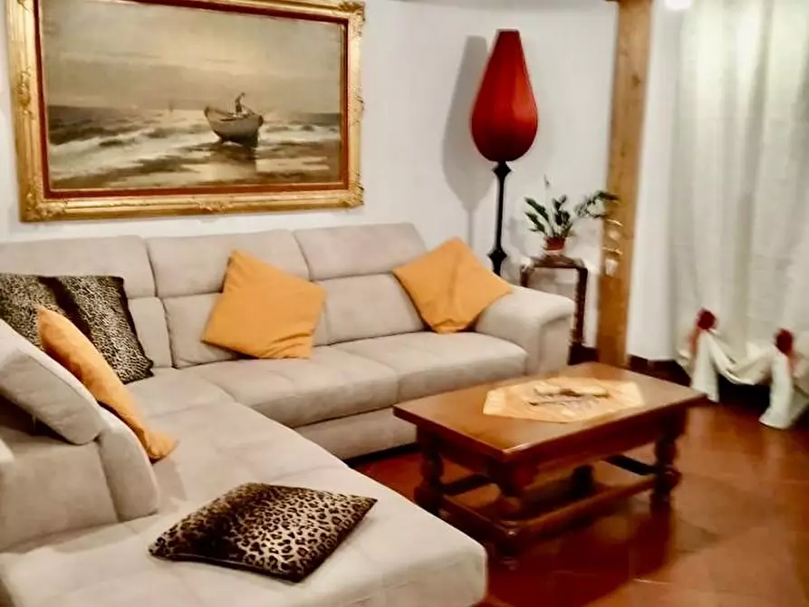 Immagine 3 di Terratetto in vendita  a Massa