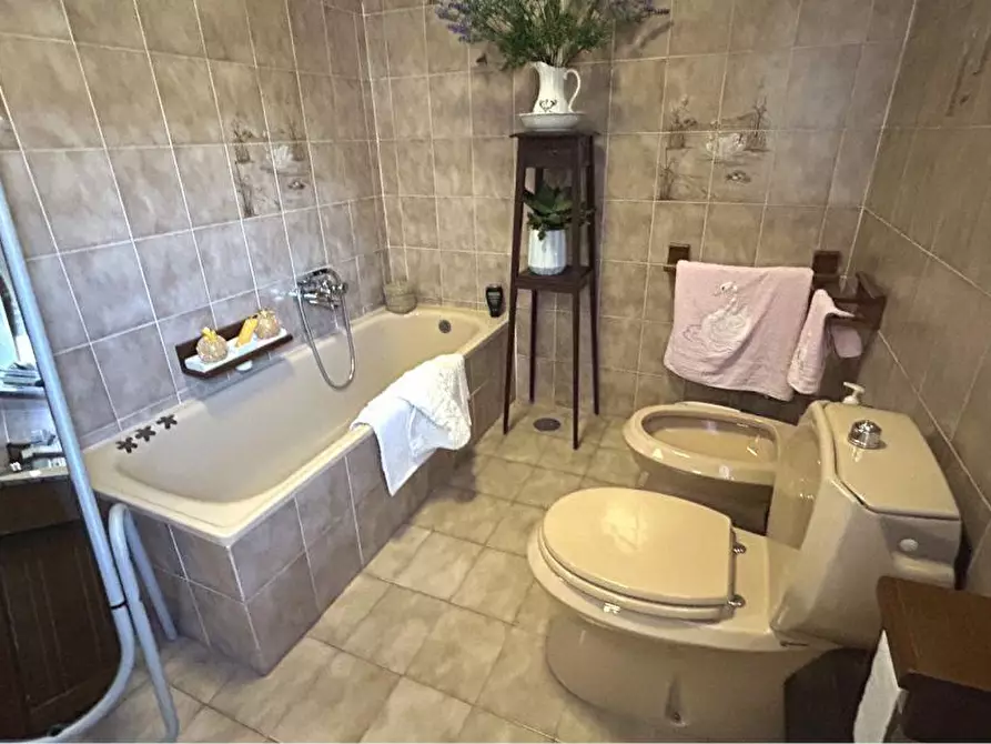 Immagine 15 di Appartamento in vendita  a Lerici