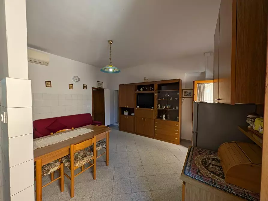 Immagine 2 di Appartamento in affitto  a Capraia E Limite