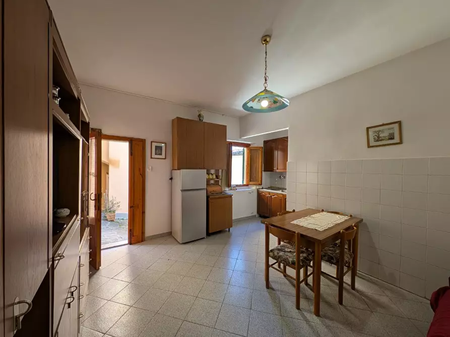 Immagine 4 di Appartamento in affitto  a Capraia E Limite