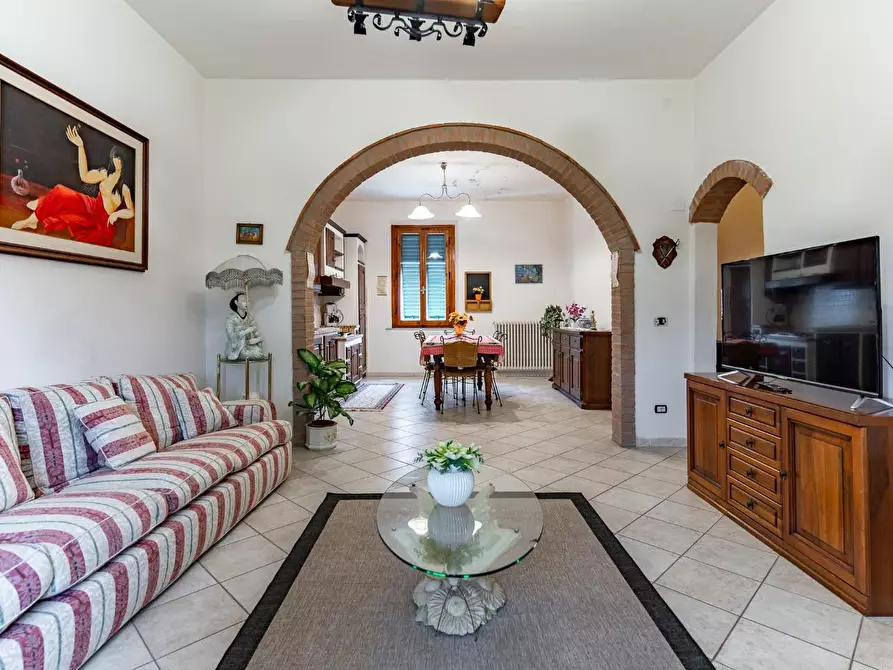 Immagine 8 di Villa in vendita  a San Miniato