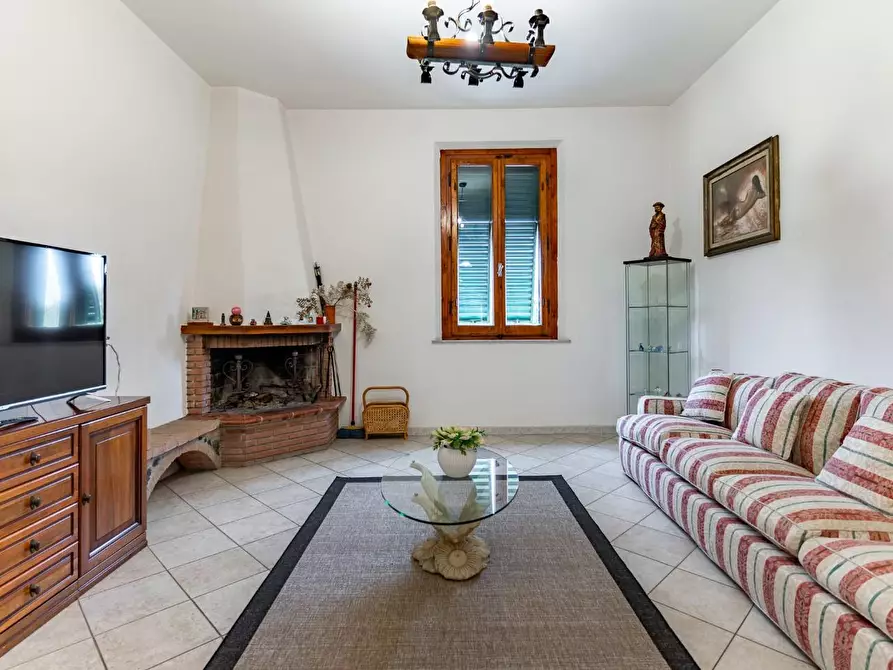 Immagine 11 di Villa in vendita  a San Miniato