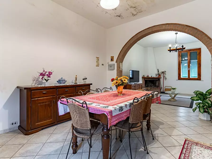 Immagine 7 di Villa in vendita  a San Miniato