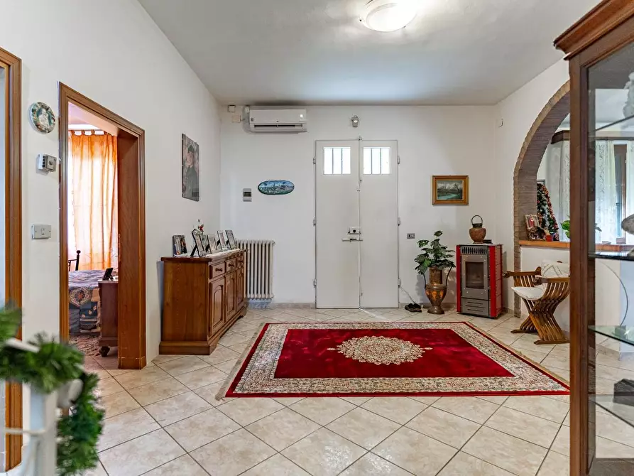 Immagine 12 di Villa in vendita  a San Miniato