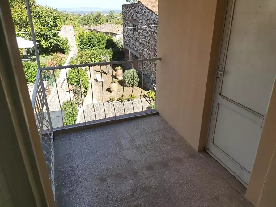 Immagine 54 di Terratetto in vendita  a Buti