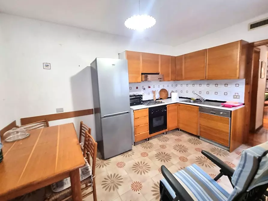 Immagine 4 di Appartamento in vendita  a Viareggio