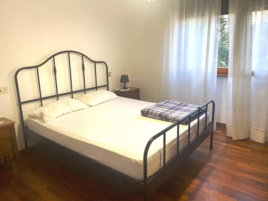 Immagine 14 di Appartamento in vendita  a Viareggio