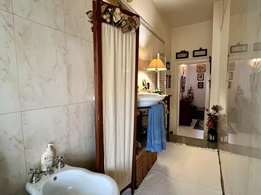 Immagine 10 di Appartamento in vendita  a Massa