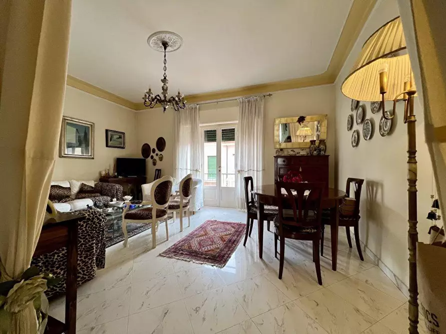 Immagine 2 di Appartamento in vendita  a Massa