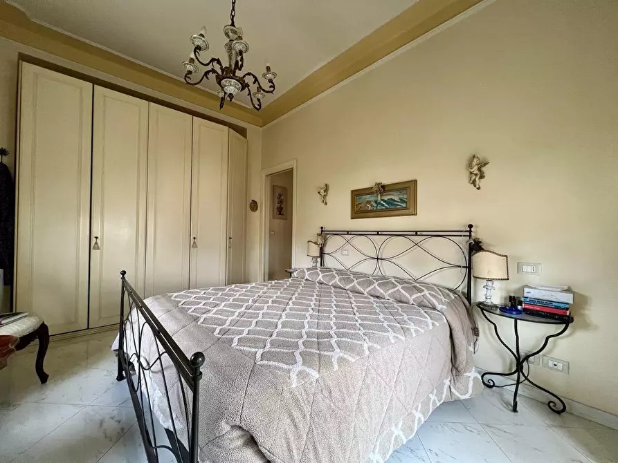 Immagine 8 di Appartamento in vendita  a Massa