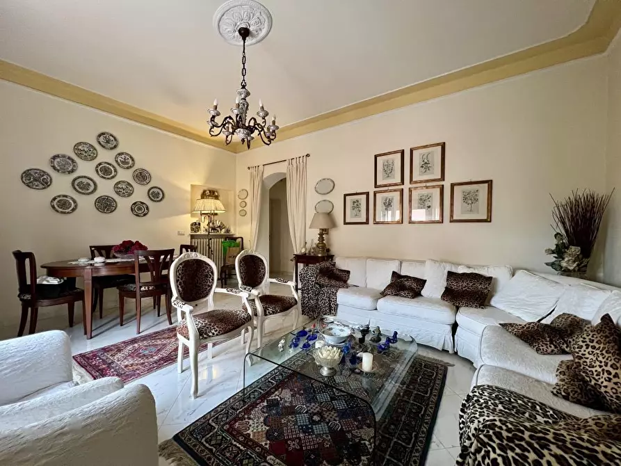 Immagine 3 di Appartamento in vendita  a Massa