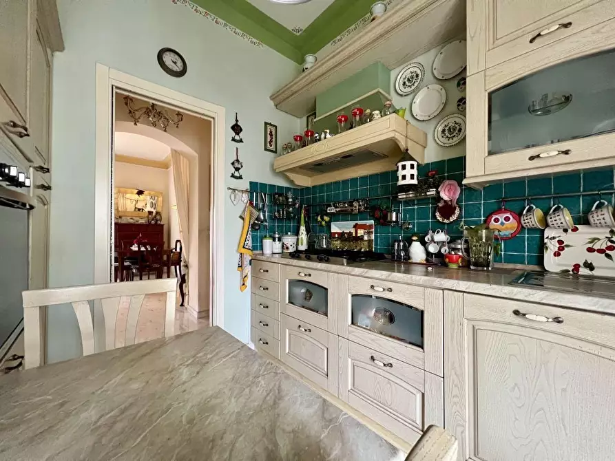 Immagine 6 di Appartamento in vendita  a Massa