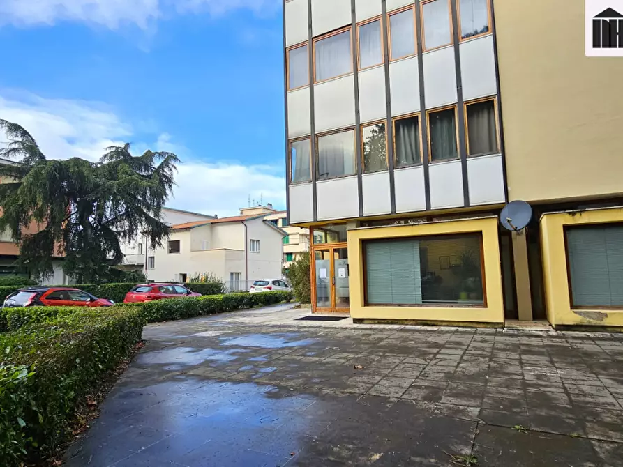 Immagine 23 di Attività commerciale in vendita  a Santa Croce Sull'arno