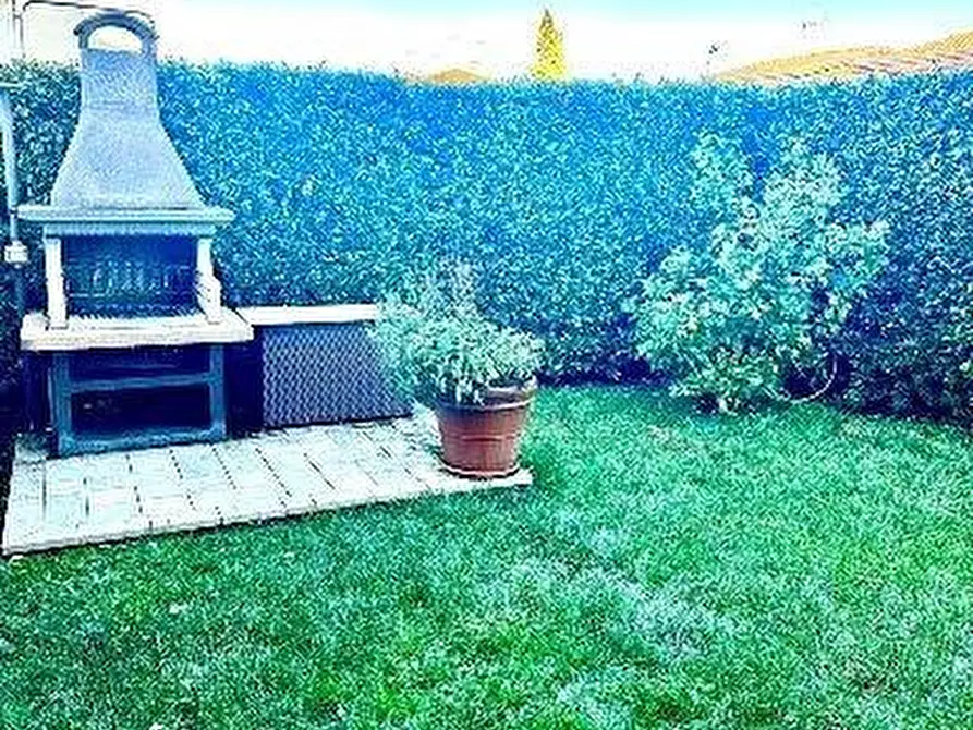 Immagine 17 di Villetta a schiera in vendita  a Massa