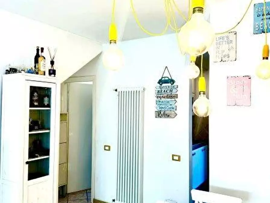 Immagine 15 di Villetta a schiera in vendita  a Massa