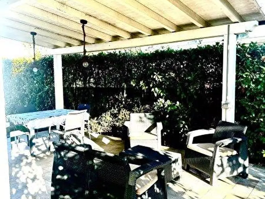 Immagine 21 di Villetta a schiera in vendita  a Massa