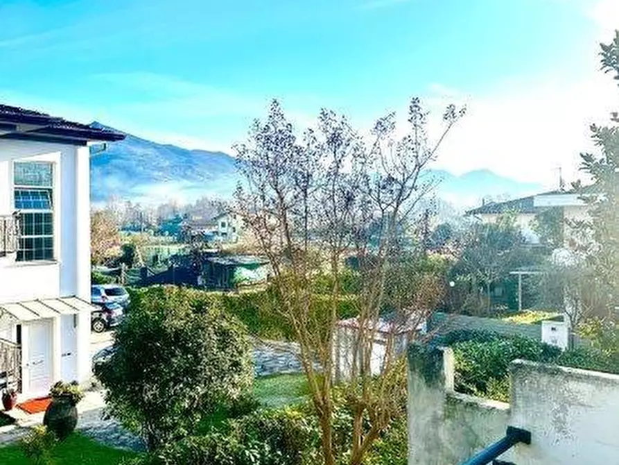 Immagine 29 di Villetta a schiera in vendita  a Massa