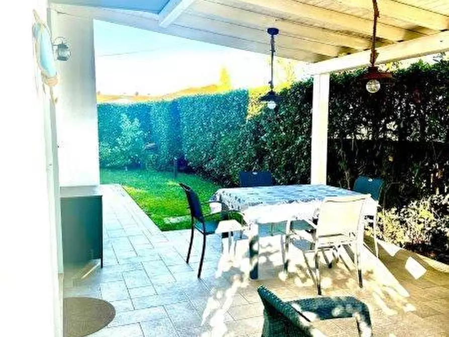 Immagine 20 di Villetta a schiera in vendita  a Massa