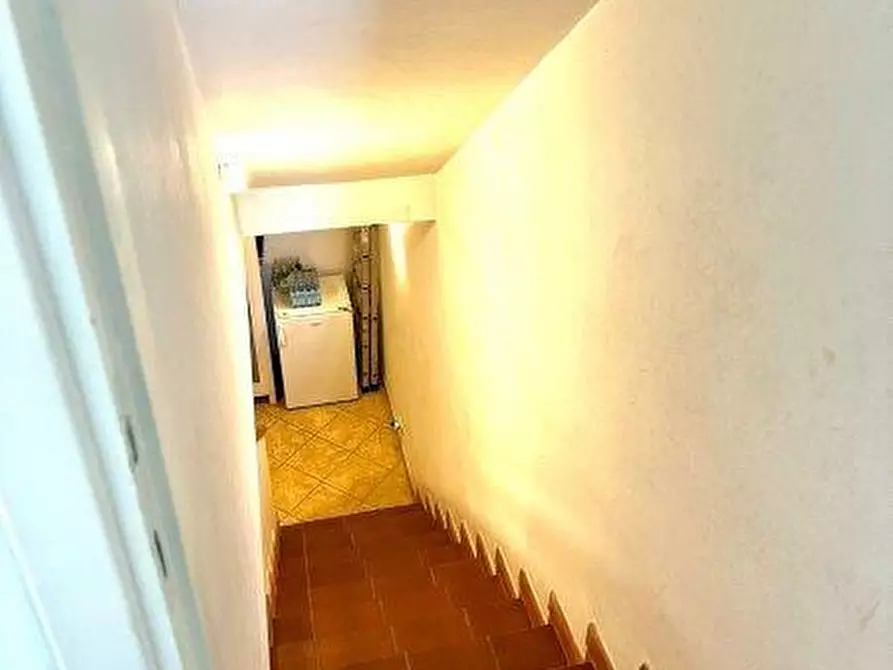 Immagine 12 di Villetta a schiera in vendita  a Massa