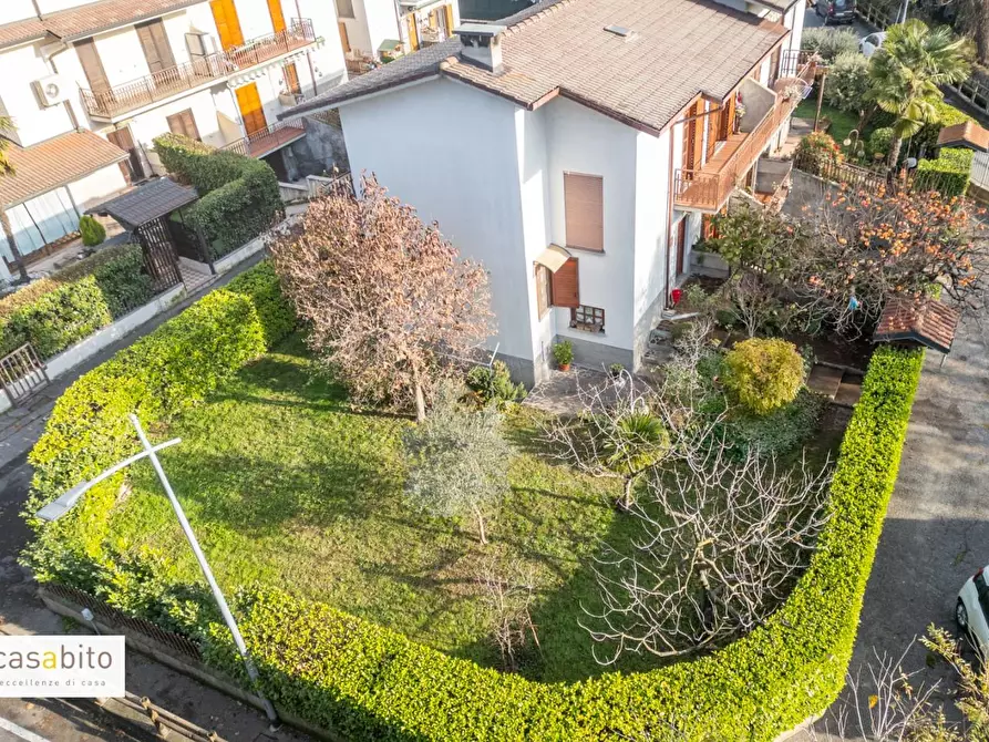 Immagine 2 di Casa bifamiliare in vendita  a Boltiere