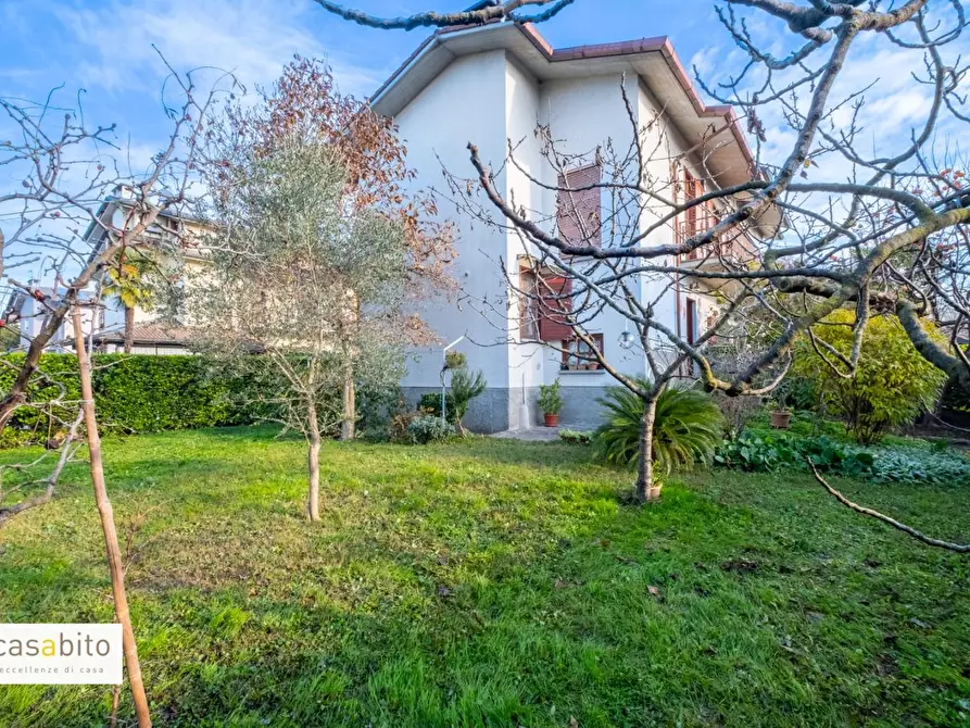 Immagine 1 di Casa bifamiliare in vendita  a Boltiere