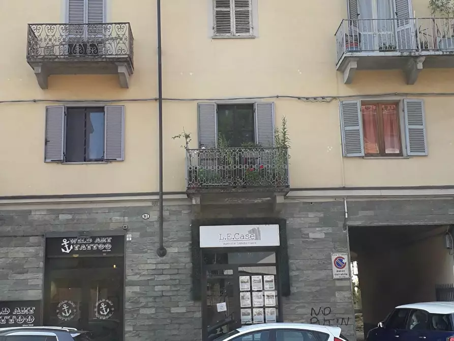 Immagine 1 di Negozio in vendita  a Torino