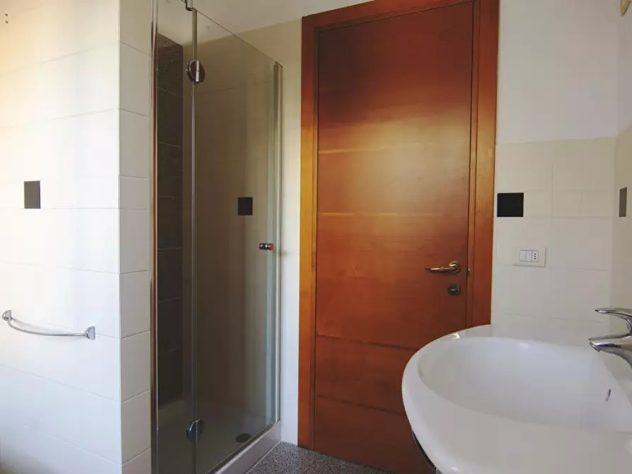 Immagine 5 di Appartamento in vendita  a Livorno