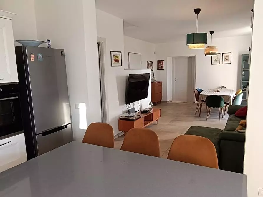 Immagine 1 di Villa in vendita  a Vecchiano