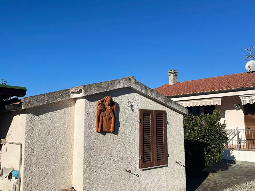 Immagine 17 di Villa in vendita  a San Giuliano Terme