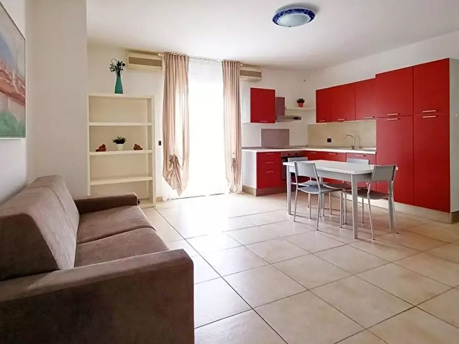 Immagine 4 di Albergo/B&B/Residence in affitto  a Montignoso