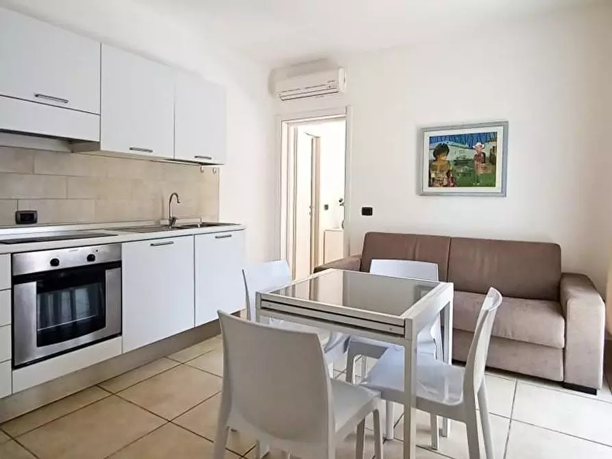 Immagine 8 di Albergo/B&B/Residence in affitto  a Montignoso