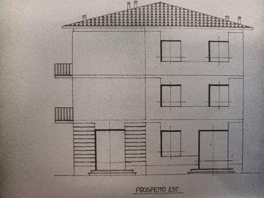 Immagine 22 di Appartamento in vendita  a Lucca