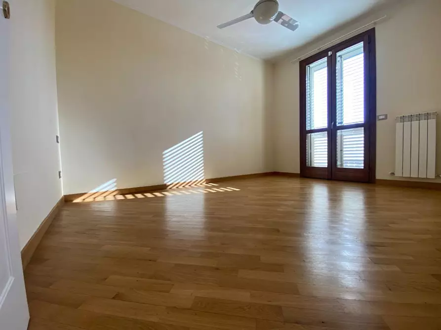 Immagine 26 di Villa in vendita  a San Giuliano Terme