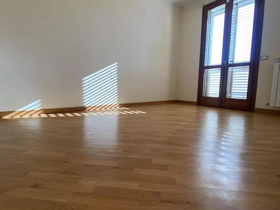 Immagine 27 di Villa in vendita  a San Giuliano Terme