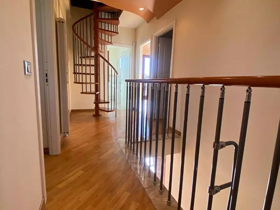 Immagine 23 di Villa in vendita  a San Giuliano Terme