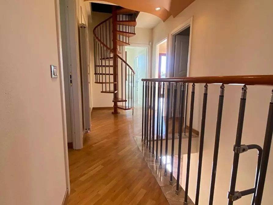 Immagine 22 di Villa in vendita  a San Giuliano Terme