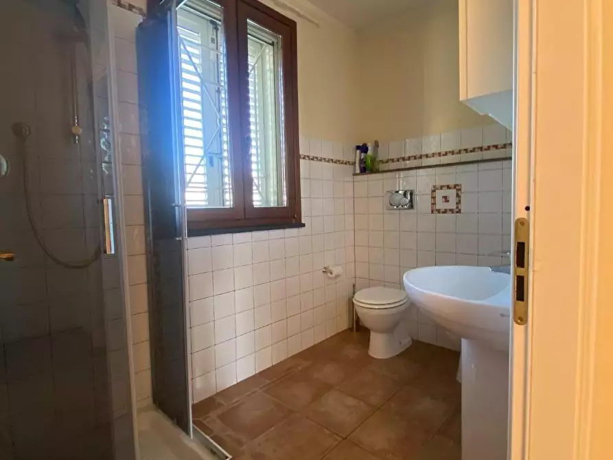 Immagine 18 di Villa in vendita  a San Giuliano Terme