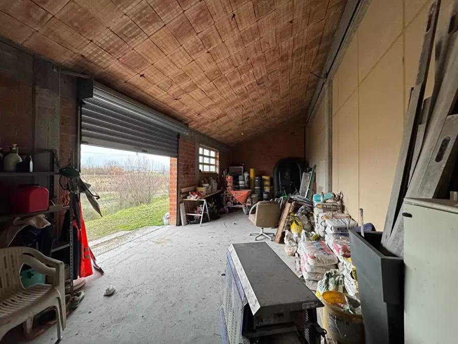 Immagine 21 di Magazzino in vendita  a Empoli