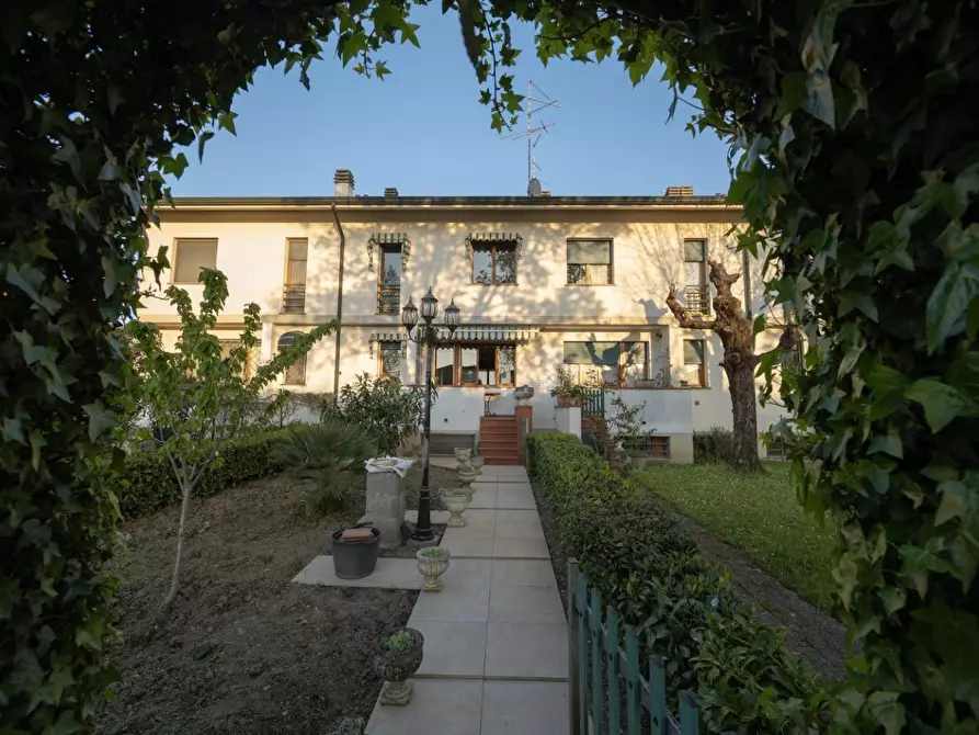 Immagine 2 di Villetta a schiera in vendita  a Campegine