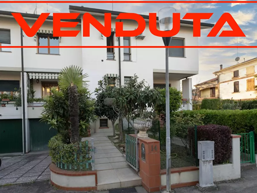 Immagine 1 di Villetta a schiera in vendita  a Campegine