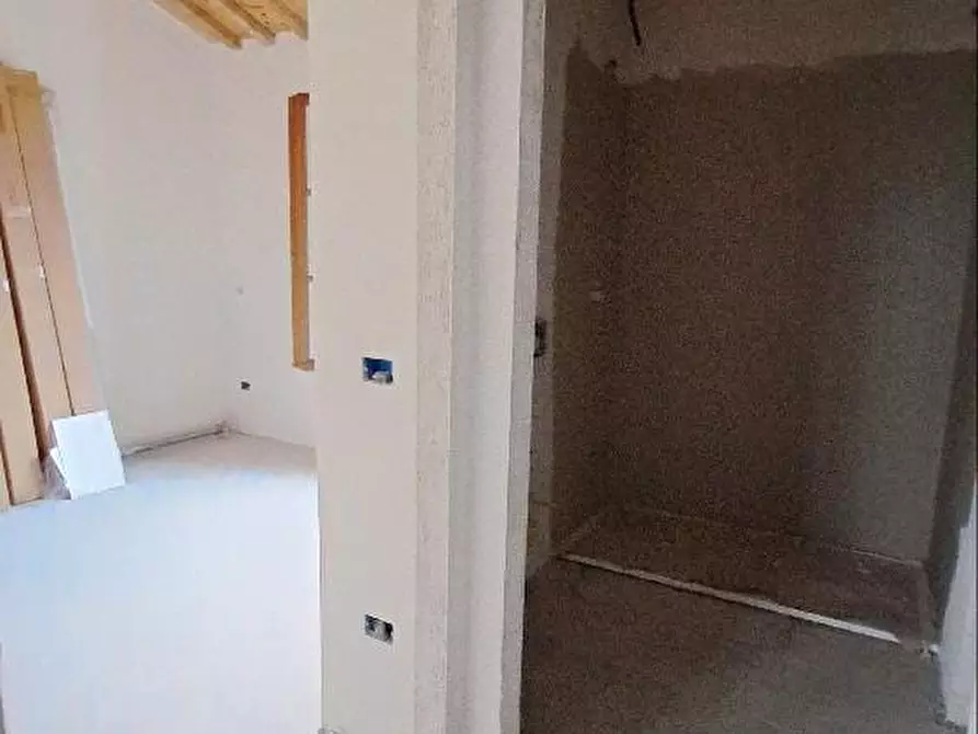 Immagine 8 di Appartamento in vendita  a Pisa