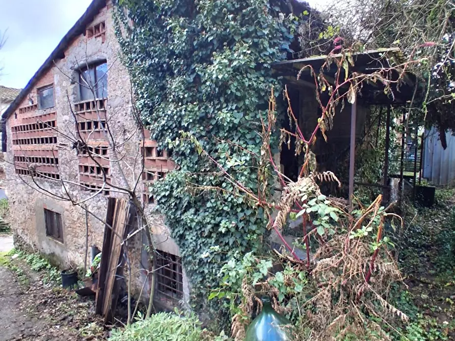 Immagine 5 di Deposito in vendita  a Capannori