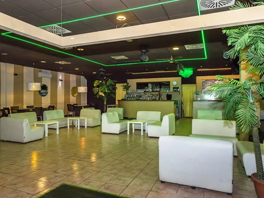 Immagine 22 di Discoteca in vendita  a Curno