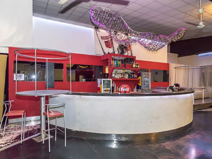 Immagine 3 di Discoteca in vendita  a Curno